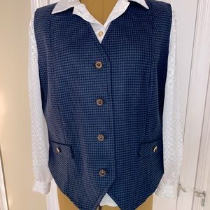Ladies One of a Kind Vest NWOT